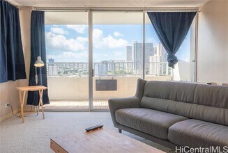 796 Isenberg St in Honolulu, HI - Building Photo - Building Photo