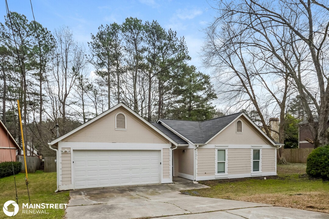 5456 Panola Downs Rd in Lithonia, GA - Building Photo