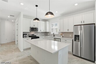 1645 Serena Ave in Naples, FL - Building Photo - Building Photo