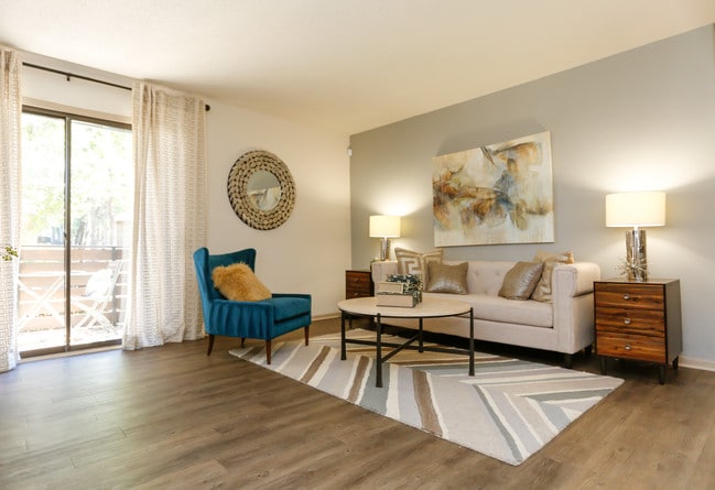 Madison Southpark Apartment Homes in Charlotte, NC - Foto de edificio - Interior Photo