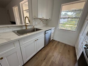 622 Bradley St in Seabrook, TX - Building Photo - Building Photo