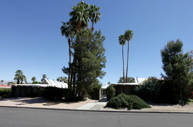 45900 OCOTILLO in Palm Desert, CA - Foto de edificio - Building Photo