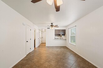 111 Rhonda Dr in Del Rio, TX - Building Photo - Building Photo