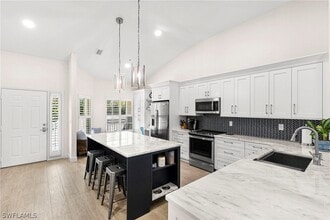 1930 Willow Bend Cir in Naples, FL - Building Photo - Building Photo