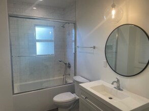 1000 W 22nd St, Unit 1000 W. 22nd Street in Los Angeles, CA - Building Photo - Building Photo