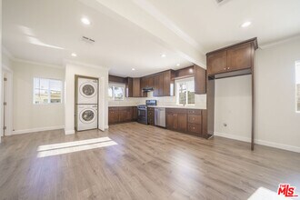 136 N Rampart Blvd in Los Angeles, CA - Building Photo - Building Photo