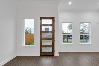 7315 Iwo Jima Rd in Houston, TX - Building Photo - Building Photo