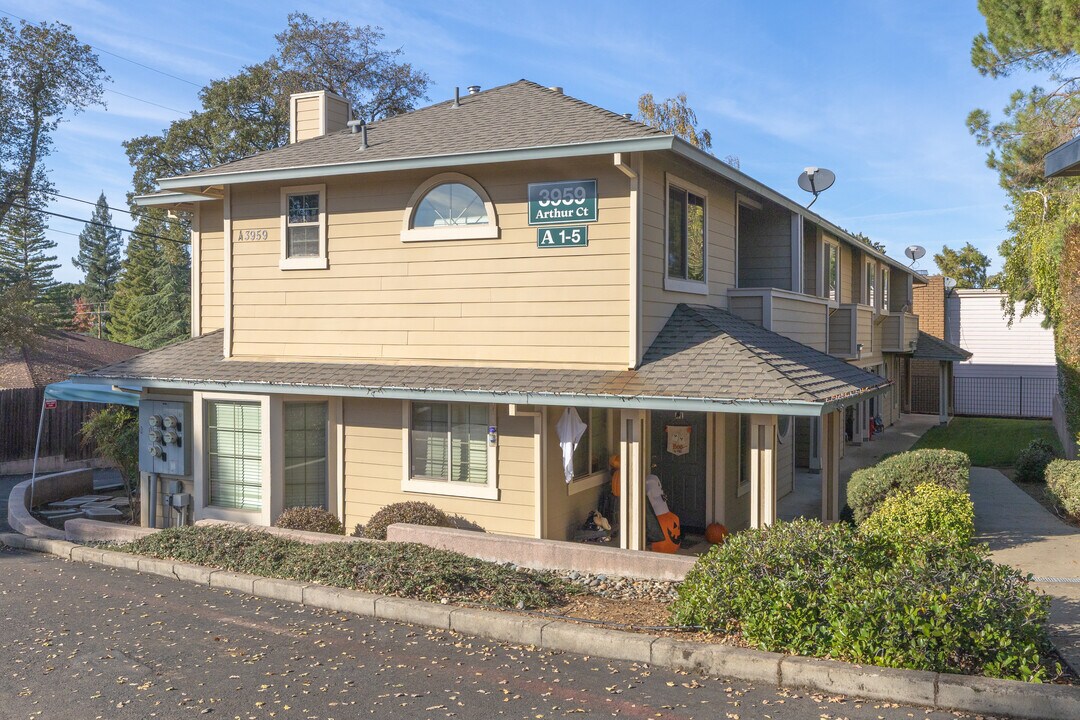 Camelot Woods Condominiums in Cameron Park, CA - Building Photo