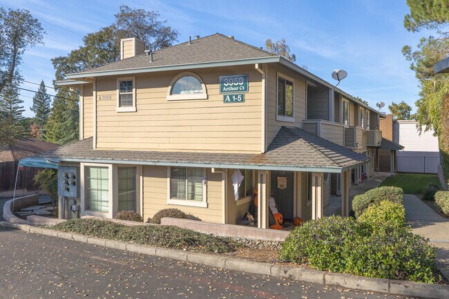 Camelot Woods Condominiums