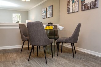 VERENA AT CYPRESSWOOD in Spring, TX - Foto de edificio - Interior Photo