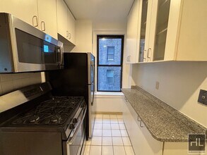 147 W 79th St in New York, NY - Building Photo - Building Photo