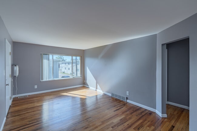 Philamer in Royal Oak, MI - Foto de edificio - Interior Photo