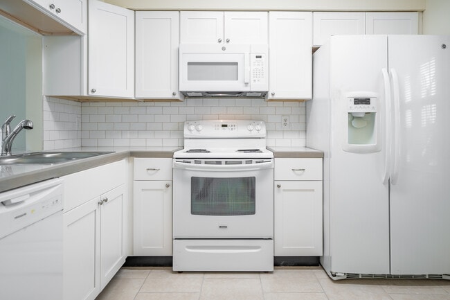Belcher Park Apartments-Rent Specials Offered in Pinellas Park, FL - Building Photo - Interior Photo