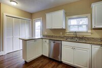 206 E 34th St photo'