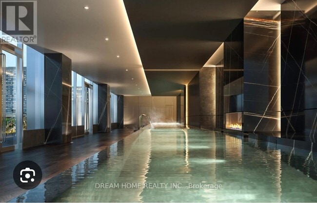 11 Yorkville Ave in Toronto, ON - Building Photo - Building Photo