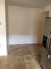 9000 La Crosse Ave, Unit 1N in Skokie, IL - Foto de edificio - Building Photo