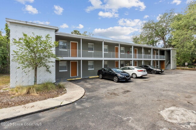311 S Brown Ave in Titusville, FL - Building Photo - Building Photo
