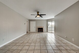 8787 Brae Acres Rd in Houston, TX - Building Photo