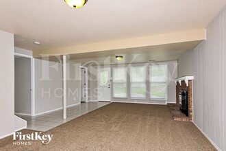 637 Sandy Oak Dr in Ballwin, MO - Building Photo - Building Photo