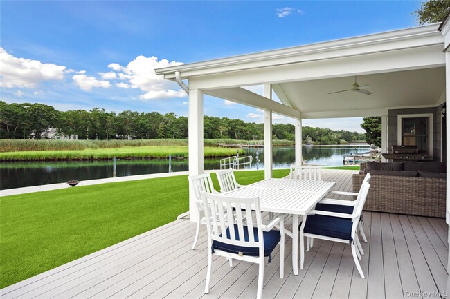 19 Bishop Ave in Westhampton, NY - Building Photo - Building Photo