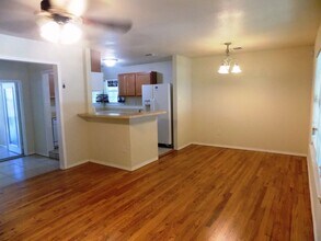 636 W Norwood Ct in San Antonio, TX - Building Photo - Building Photo
