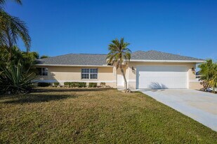 3406 SW 14th Pl in Cape Coral, FL - Building Photo