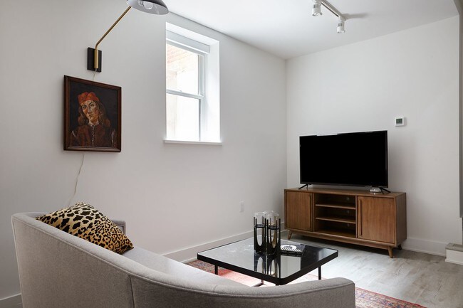 816 Potomac Ave SE-Unit -T03 in Washington, DC - Building Photo - Building Photo