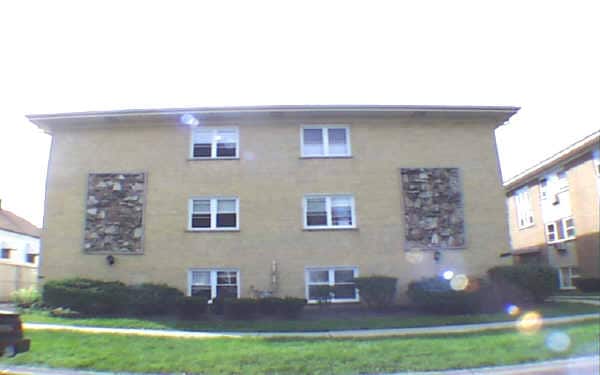 4740 N Sayre Ave in Harwood Heights, IL - Foto de edificio
