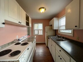 1606 NE Highland St in Portland, OR - Building Photo - Building Photo