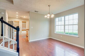 2000 Upland Dr in Franklin, TN - Building Photo - Building Photo