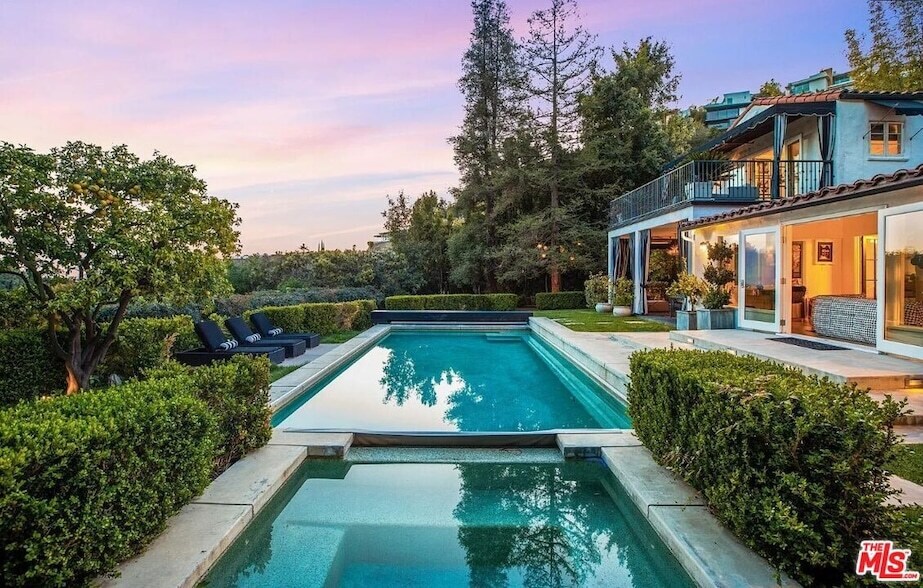 1514 Sunset Plaza Dr in Los Angeles, CA - Foto de edificio