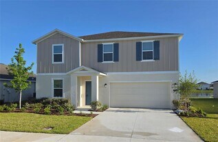 5126 Magnolia Palm Dr in Daytona Beach, FL - Building Photo