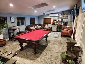 913 Pleasant Valley Rd in South Windsor, CT - Building Photo - Building Photo