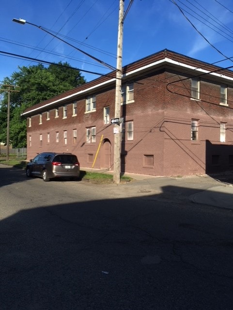 1701 Evans St in Detroit, MI - Building Photo