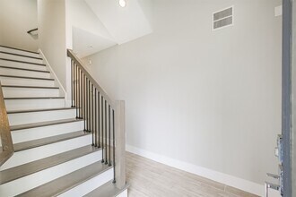 1305 Mayfair Clarkson Ln, Unit 7-U307 in Houston, TX - Building Photo - Building Photo