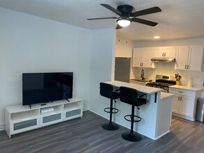 5415 Buena Vista St, Unit 3 in San Antonio, TX - Building Photo - Building Photo