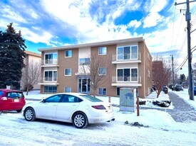 1404 1 St NW in Calgary, AB - Building Photo