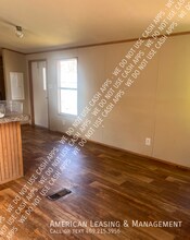 3054 Woden Rd in Nacogdoches, TX - Foto de edificio - Building Photo