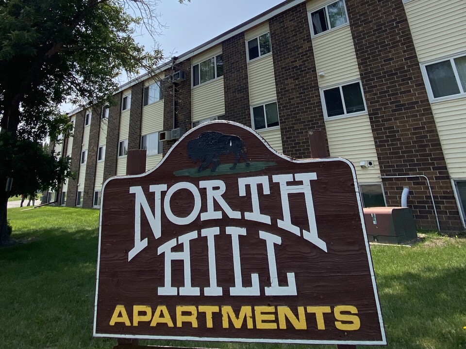 North Hill Apartments in Jamestown, ND - Building Photo