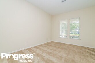 4094 S Victoria Lakes Dr in Jacksonville, FL - Building Photo - Building Photo