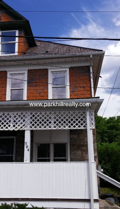 304 N Heller Ave in Pen Argyl, PA - Building Photo
