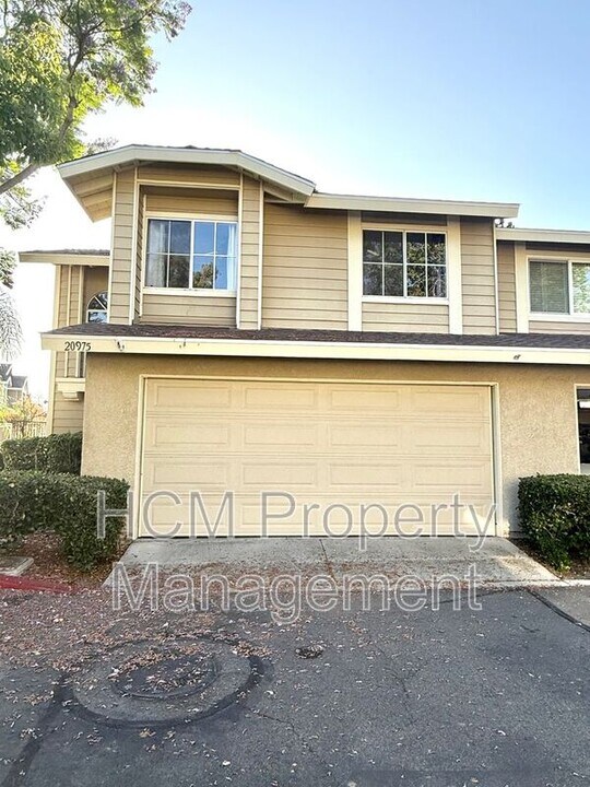 20975 Eagles Glen in Lake Forest, CA - Building Photo