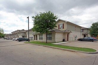 Monarch & Carroll Townhomes in Dallas, TX - Foto de edificio - Building Photo