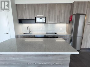 36-3536 Park Lawn Rd in Toronto, ON - Building Photo - Building Photo