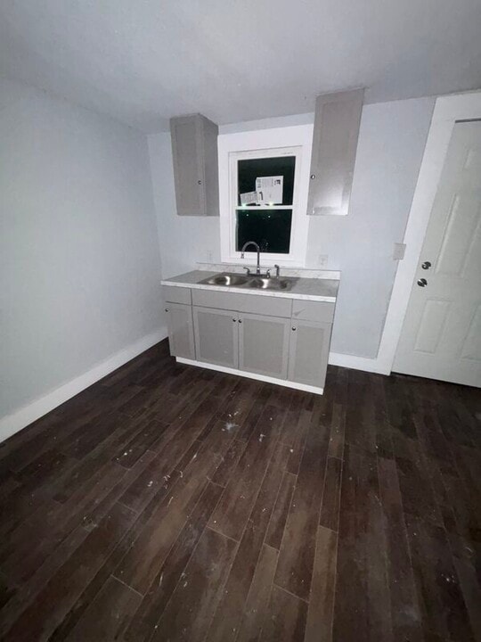 1749 St Louis Ave in Louisville, KY - Building Photo