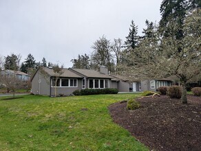 3605 Olympiad Dr in Port Orchard, WA - Building Photo - Building Photo