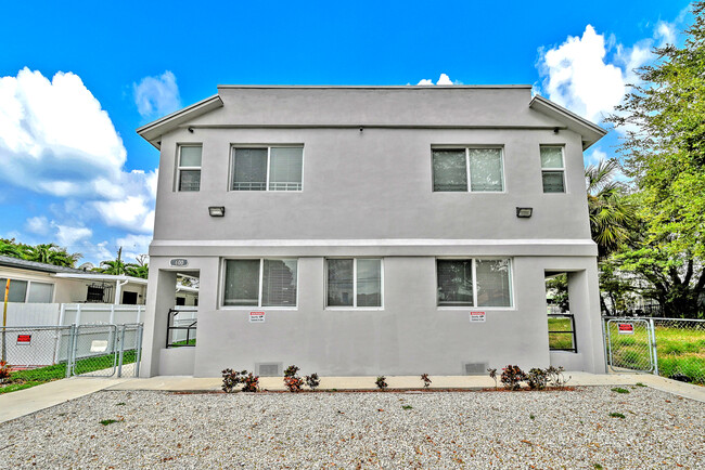 600 NW 25th Ct in Miami, FL - Building Photo - Building Photo