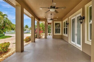 311 SE Cardinal Way in Stuart, FL - Building Photo - Building Photo