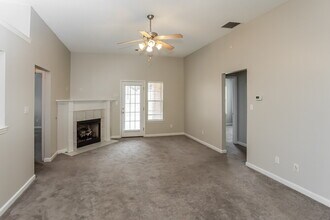 8363 Cross Point Dr in Olive Branch, MS - Building Photo - Building Photo