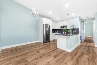 9109 SW 21st St in Boca Raton, FL - Building Photo - Building Photo